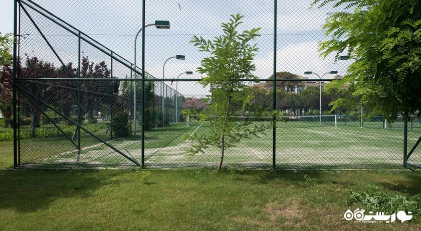 زمین تنیس هتل ونیزیا پلس دلوکس ریزورت